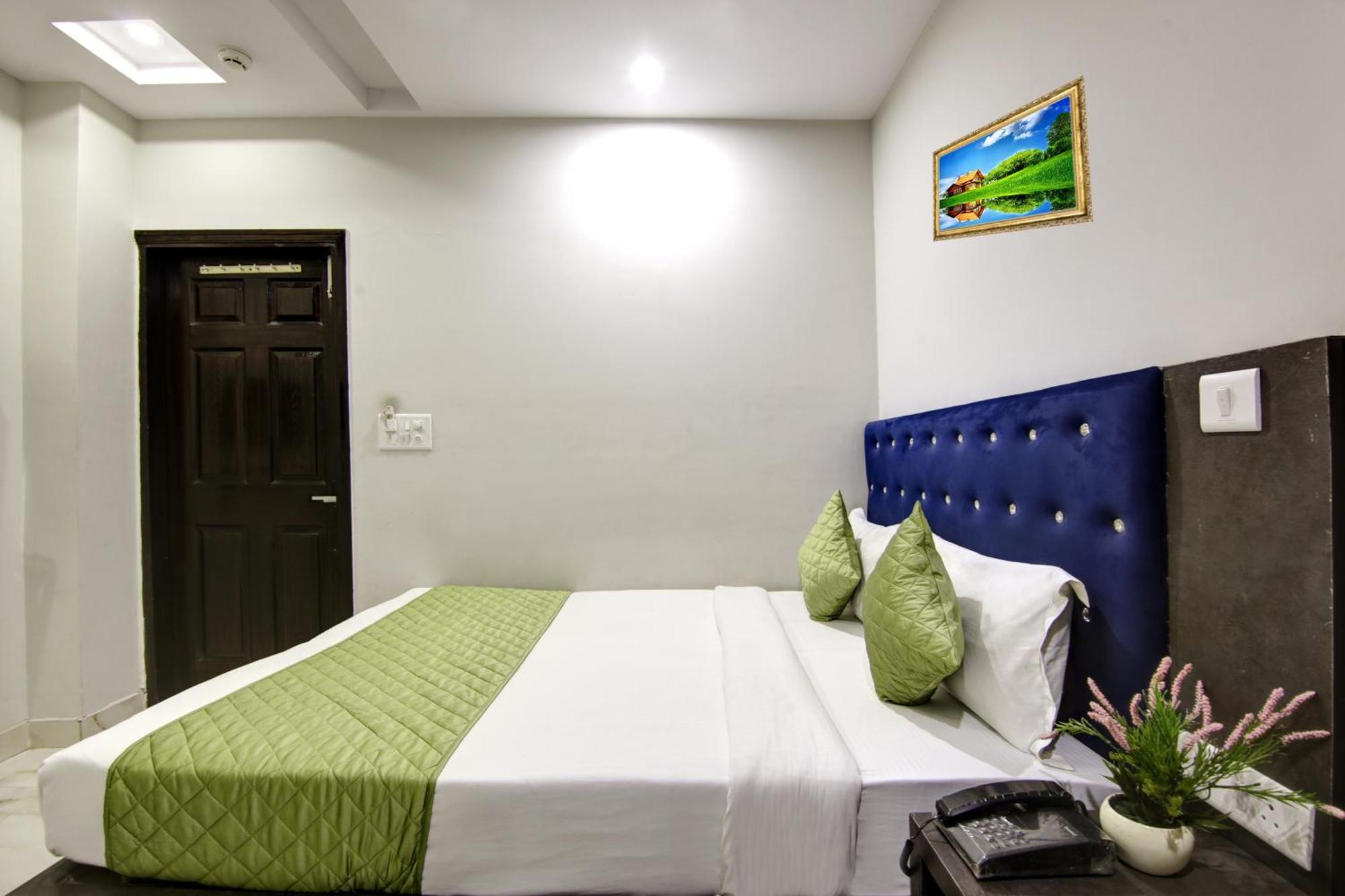 Hotel S B Inn-Near New Delhi Train Station Extérieur photo